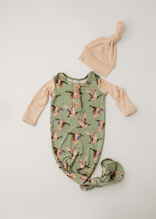 Mallar Skies Knot Gown & Hat